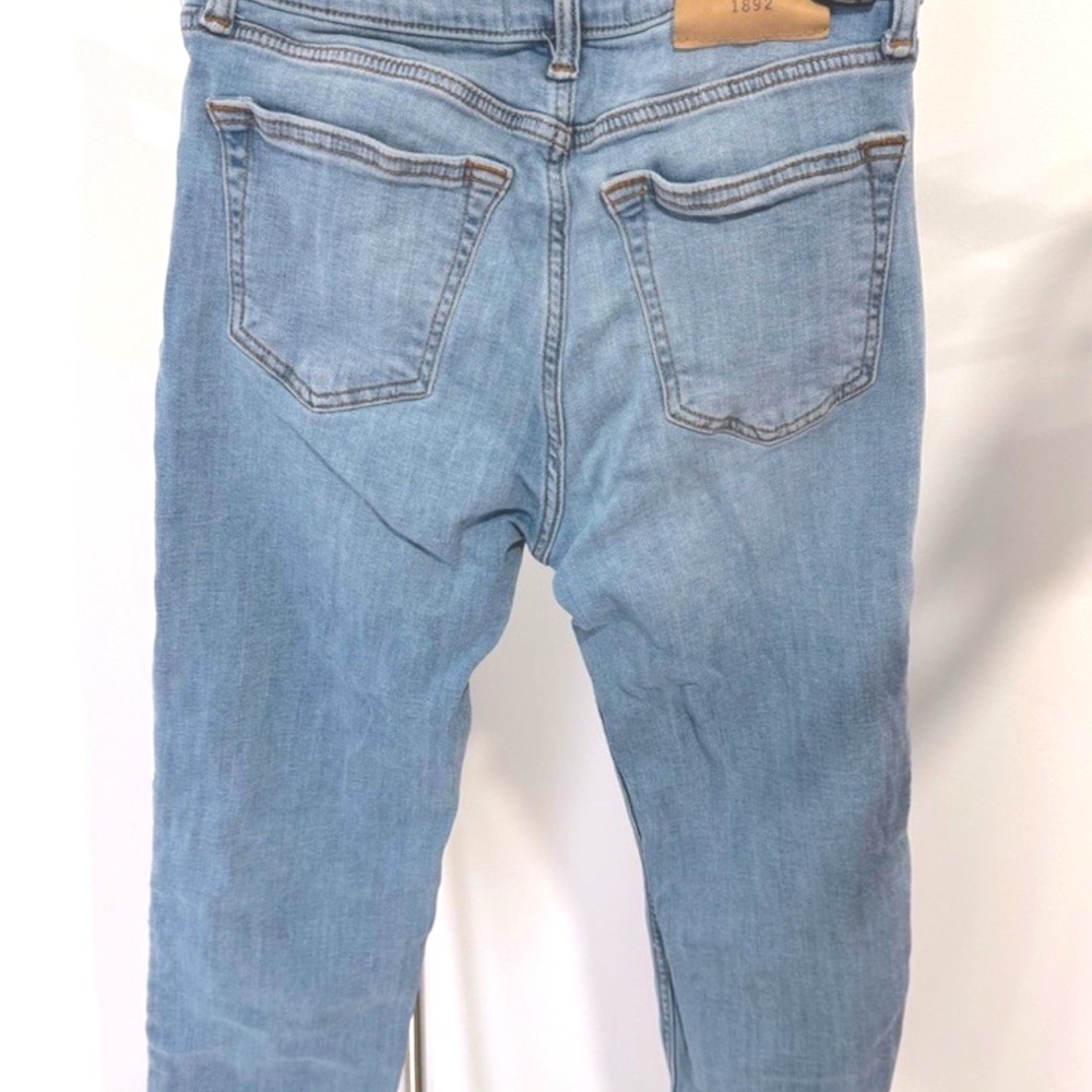 This pants are like new and are very comfortable.